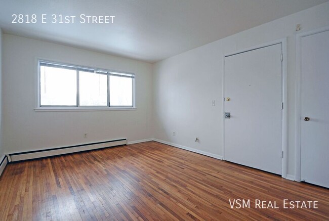 Building Photo - Spacious 2-Bedroom Upper-Level Unit - Avai...