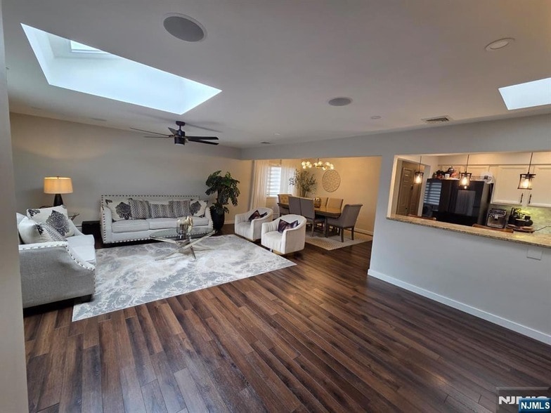 Photo - 181 Midland Avenue Unit