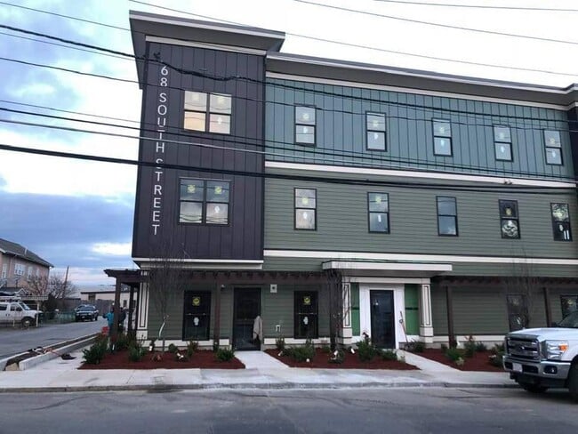 Building Photo - 68 South St