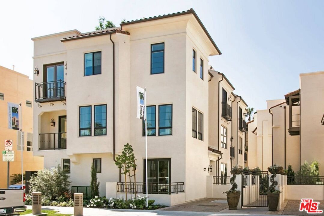 Foto principal - 10732 Bloomfield St