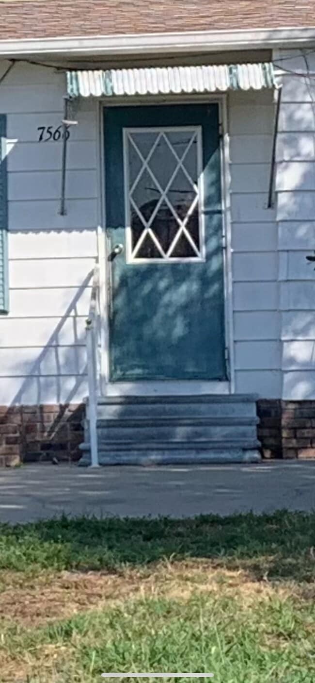 Foto del edificio - 7566 Peyraud Dr