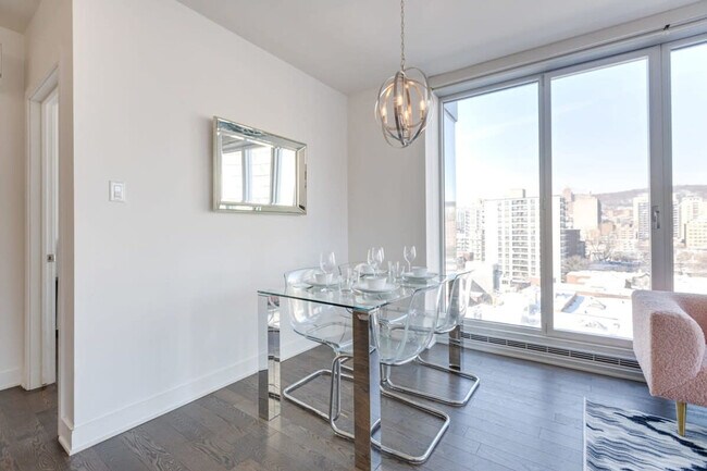 Building Photo - 1800 Boul. René-Lévesque O