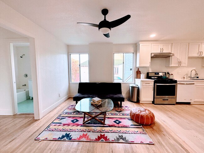 Foto del edificio - 3877 Greenwood Ave