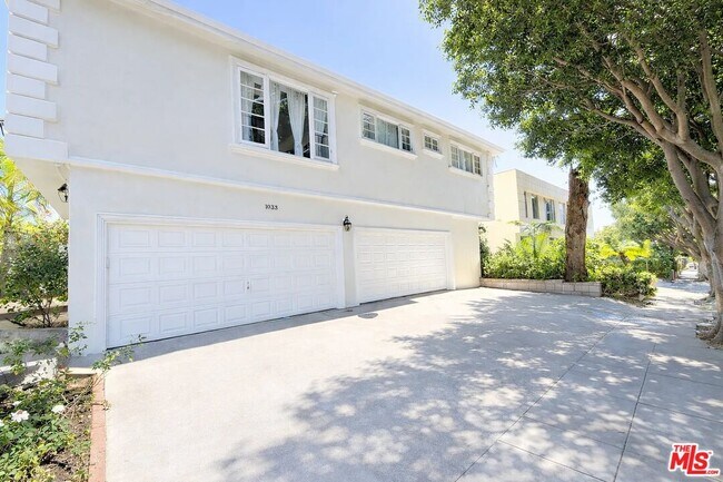 Building Photo - 1033 20th St