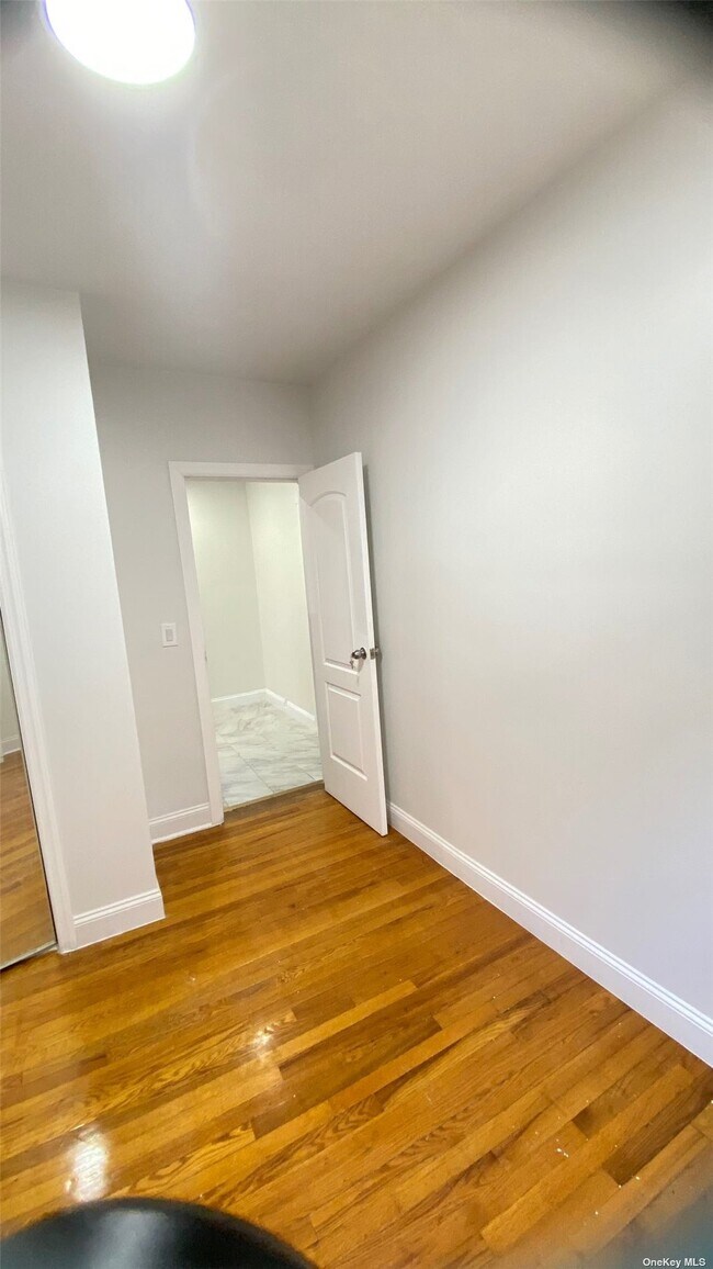 Building Photo - 204-18 42nd Ave