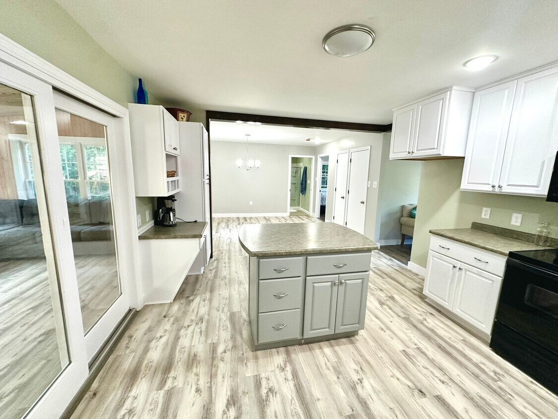 Foto principal - Beautiful Three Bedroom house for rent @ R...