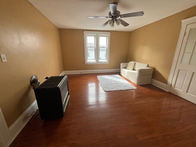 Building Photo - 98 Puritan Ave