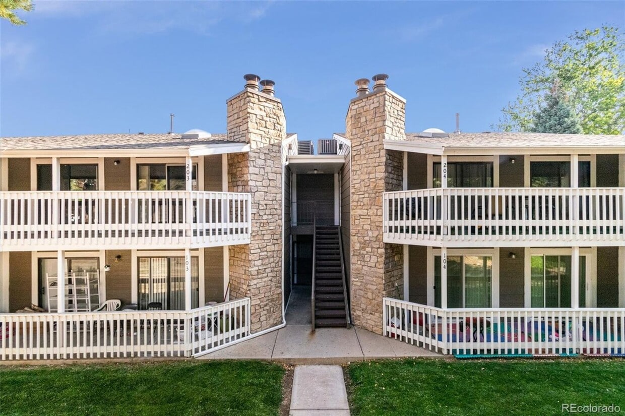 Foto principal - 3 Bed 2 Bath Updated Unit in Robinwood