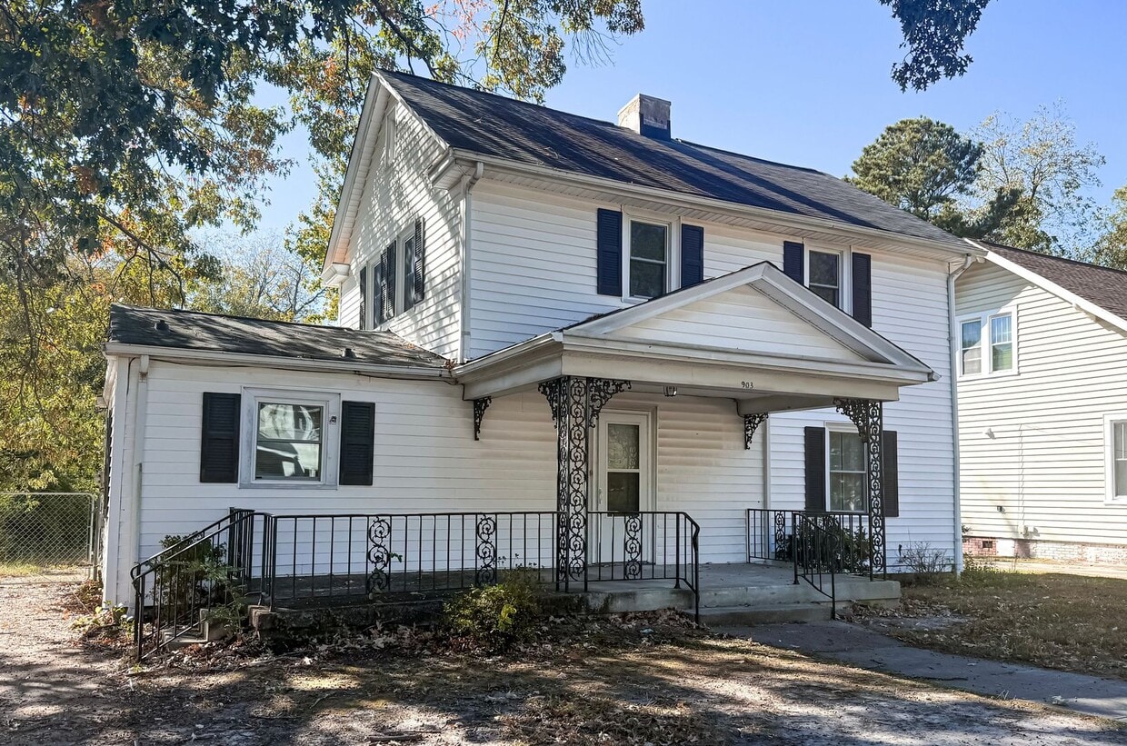 Primary Photo - 903 Lee St N