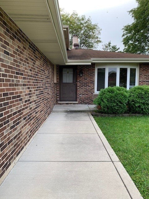 Foto del edificio - 405 Tracey Ct