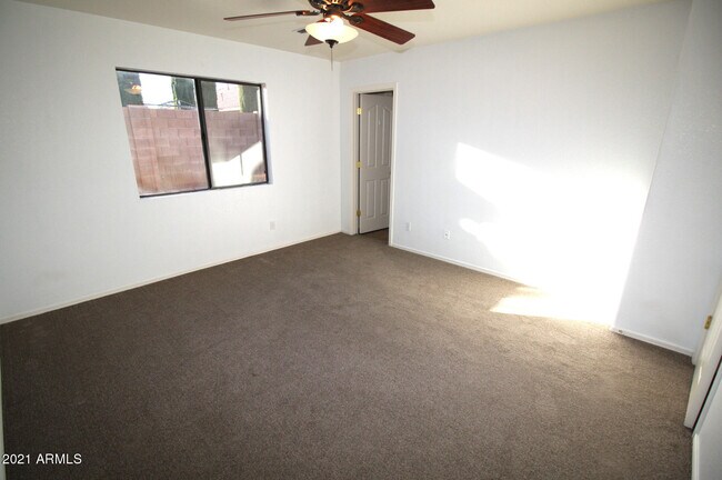 Foto del edificio - 858 Kayenta Ct