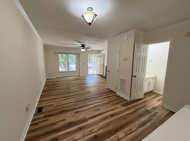 Building Photo - Beautiful Cary Townhome