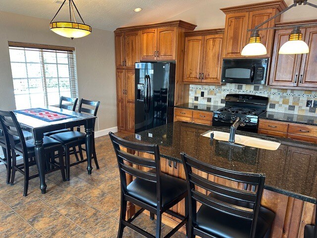 Foto del edificio - 190 E Main St