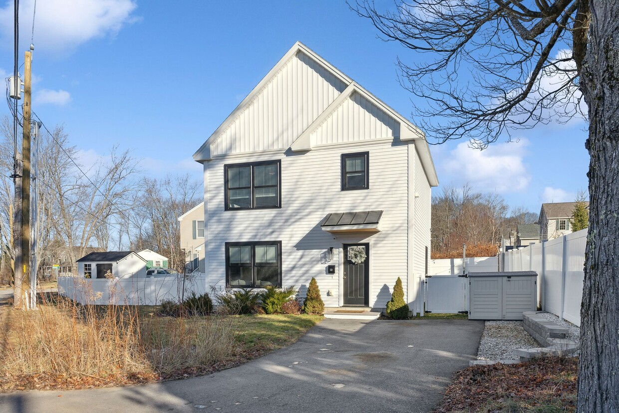 121 Lincoln St, Westbrook, ME 04092 House Rental in Westbrook, ME