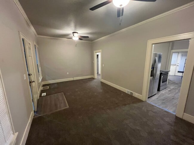 Foto del edificio - 305 SE Everett St