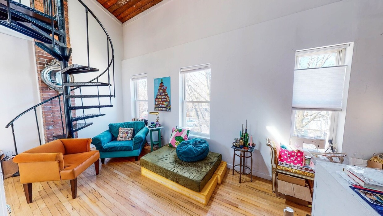 Primary Photo - Spacious Bright East Rock 1BR Loft Near SOM