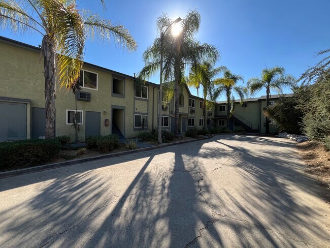 Foto del edificio - 420 Hardison Way