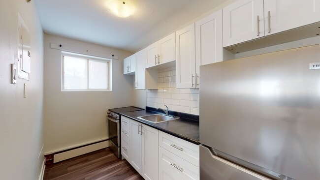 Building Photo - Westview