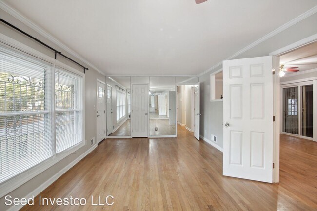 Foto del edificio - 3 br, 2 bath House - 2412 Dawn Drive Unit A