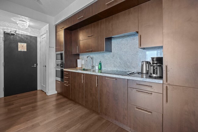 Building Photo - 2 Anndale Dr