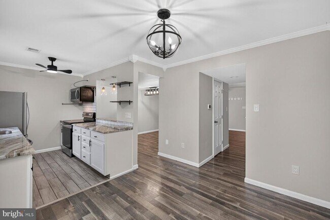 Foto del edificio - 8808 Eureka Ln