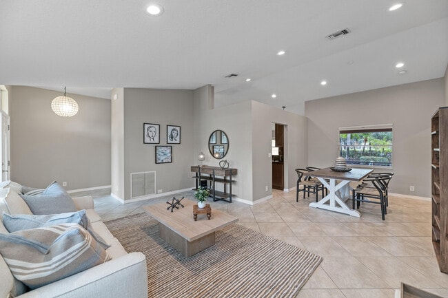 Building Photo - 13773 Sheffield St