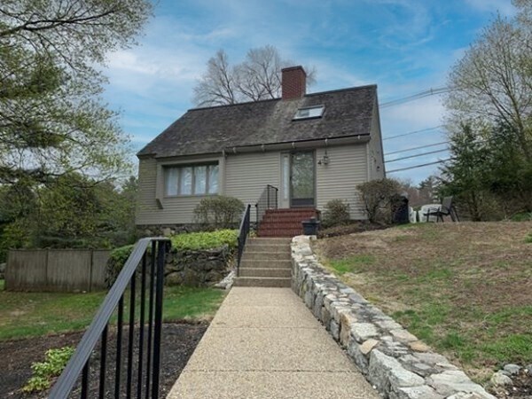 Building Photo - 4 Potter Pond