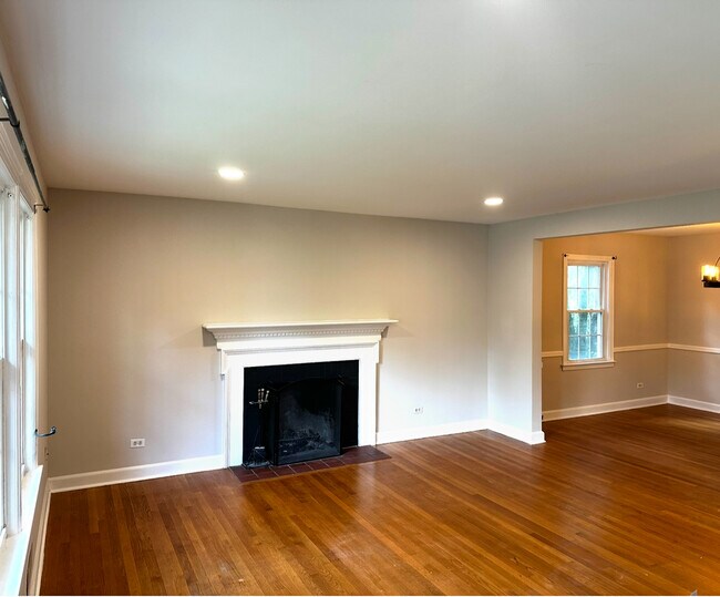 Foto del edificio - 411 Moseley Dr