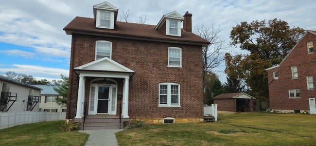 Building Photo - 506 E Liberty St