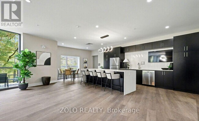 Photo du bâtiment - 1100 Lackner Pl