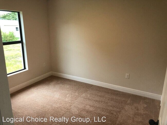 Foto del edificio - 971 Roseway Terrace NW