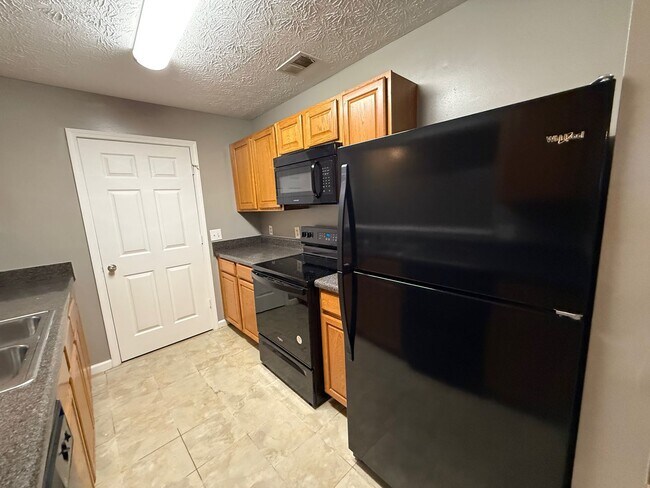 Foto del edificio - 13104 Fairington Ridge Cir