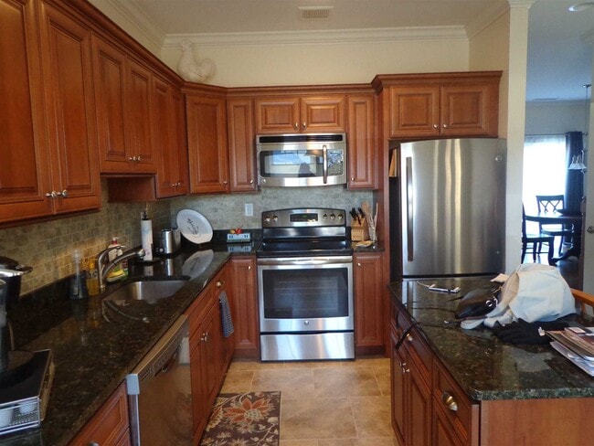 Building Photo - 384 Gardenia Dr