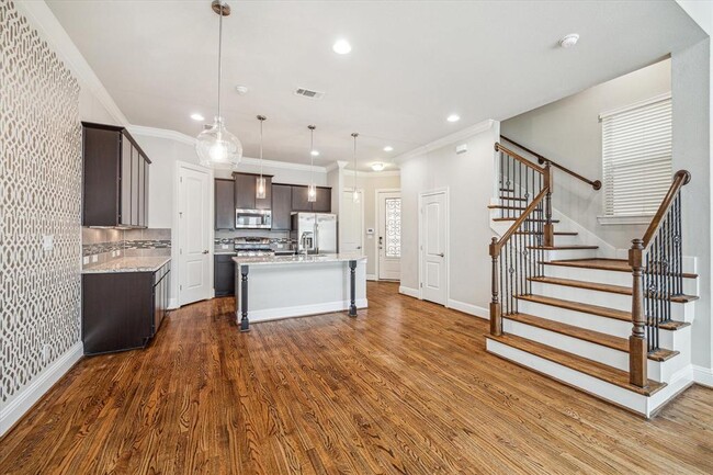 Foto del edificio - 2627 Shady Woods Ln