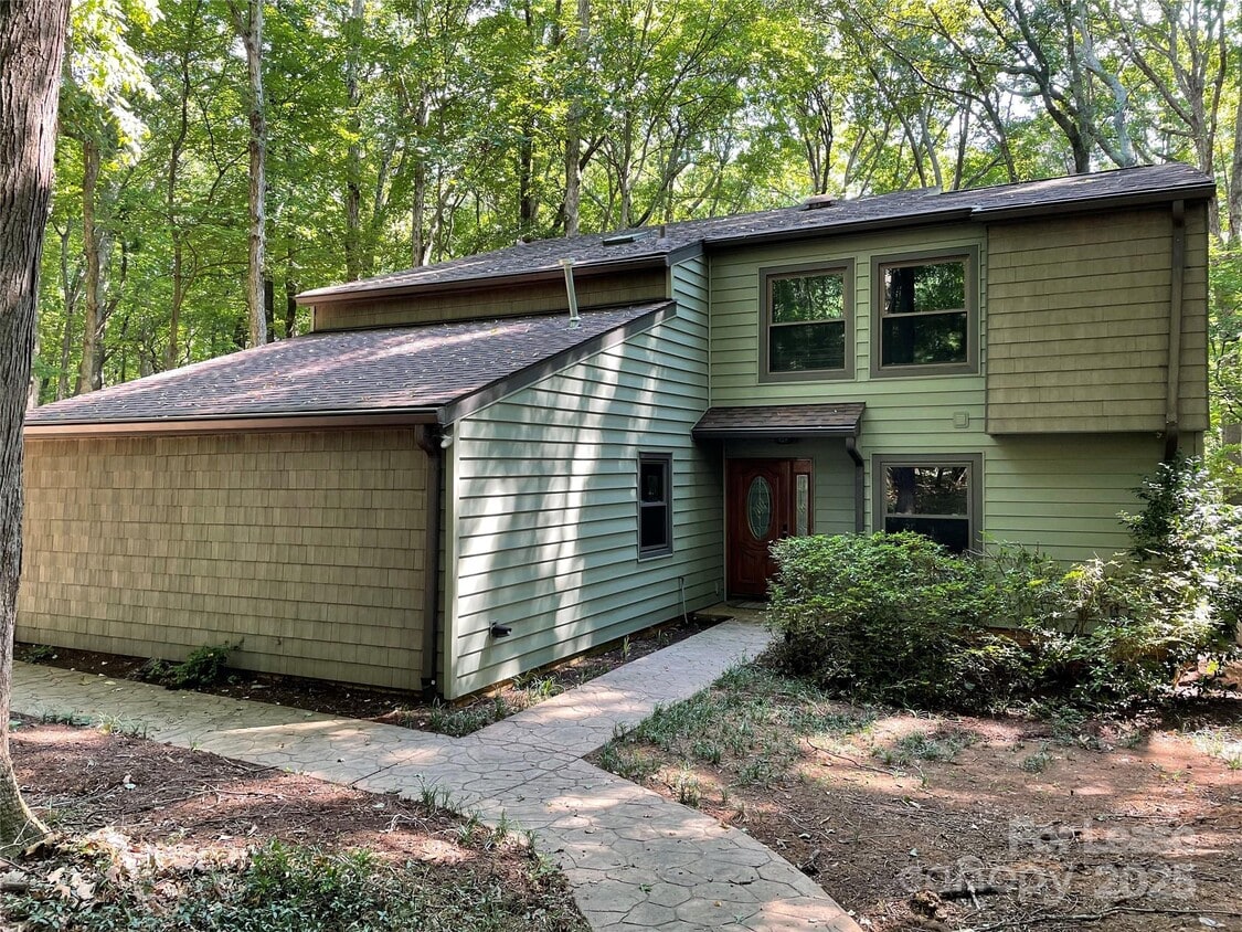 Primary Photo - 217 Raintree Dr