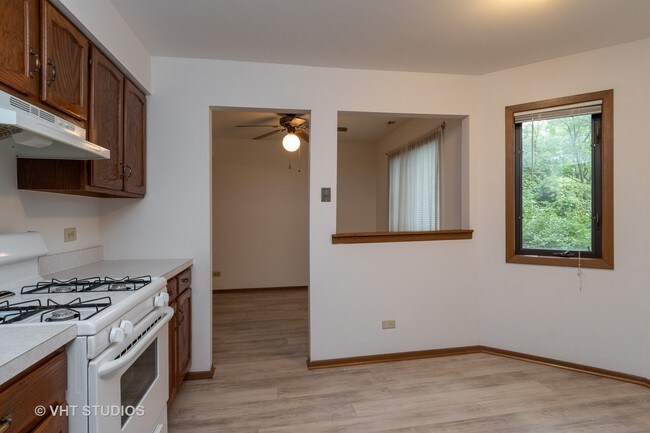 Building Photo - 5352 Newport Dr