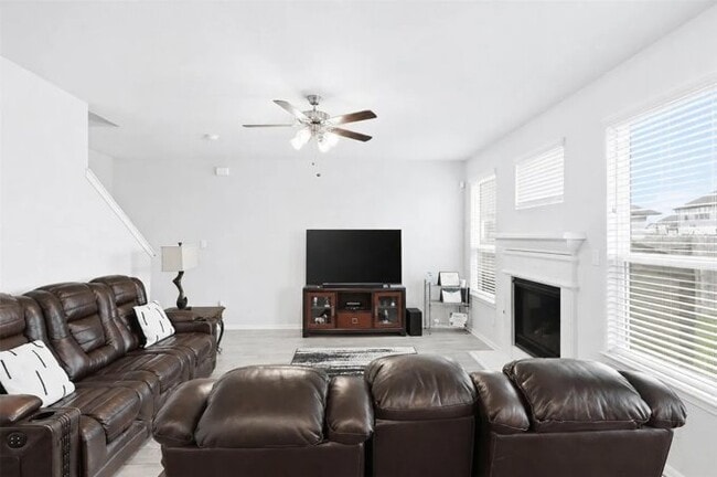 Building Photo - 128 Shining Pt Dr