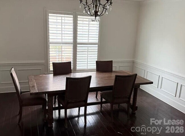 Foto del edificio - 13106 Hazelbrook Ln