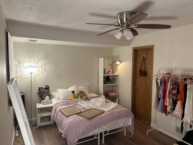 Habitación 4 - 2835 Springdale Ln