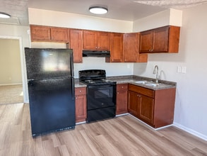 Building Photo - 717 Guy Ave