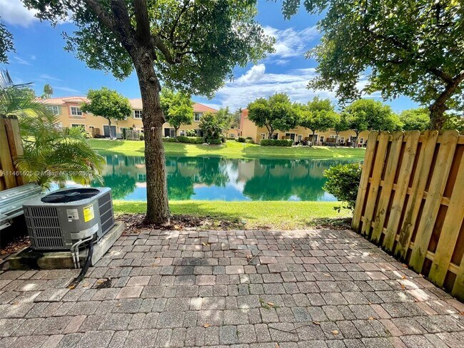 Foto del edificio - 4950 Windward Way