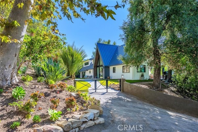 Building Photo - 24301 Sylvan Glen Rd