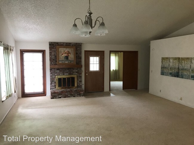 Building Photo - 1041 N Oakwood Ct