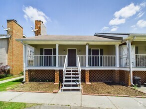 Building Photo - 100 Teal Ln