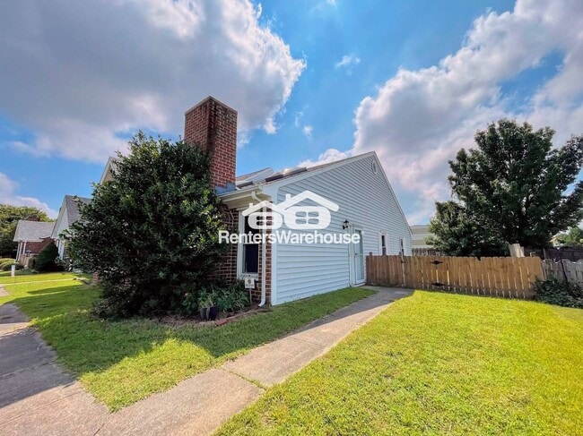 Building Photo - 521 Brisa Dr