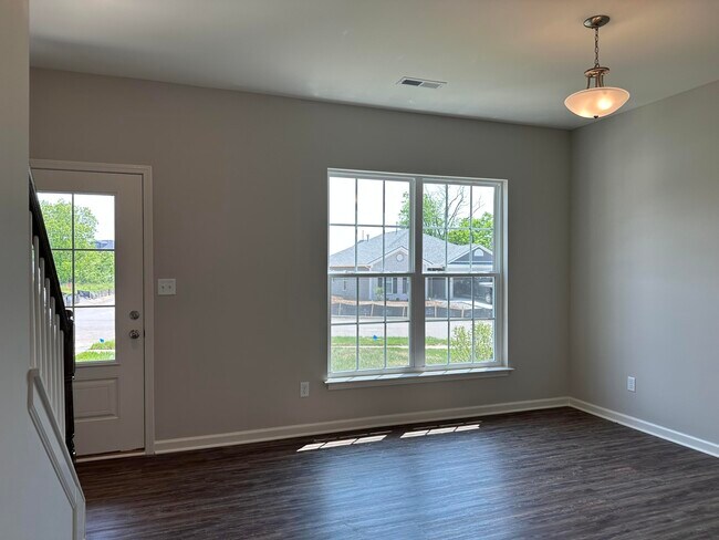 Building Photo - 129 Kirkstall Wy
