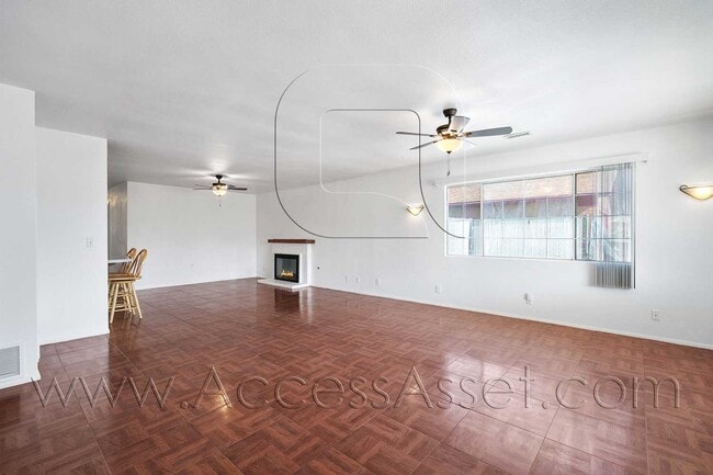 Building Photo - Charming 3 Bed/2 Bath Single-Story Home In...