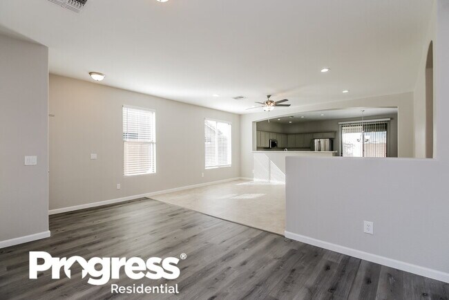 Foto del edificio - 40994 N Vine Ave