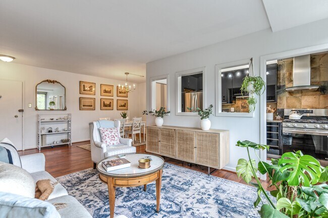 Photo - 4200 Cathedral Ave NW Townhome