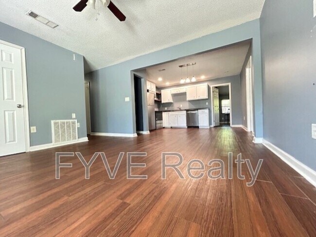Building Photo - 506 Lucian Ct